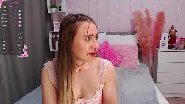 Snapshot of PornoGirlX chatting on February 2025 05:09:02 AM PornoGirlX online show from February 2025 05:09:02 AM