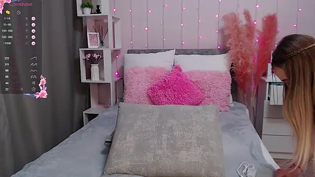 Snapshot of PornoGirlX chatting on February 2025 04:21:01 AM PornoGirlX online show from February 2025 04:21:01 AM