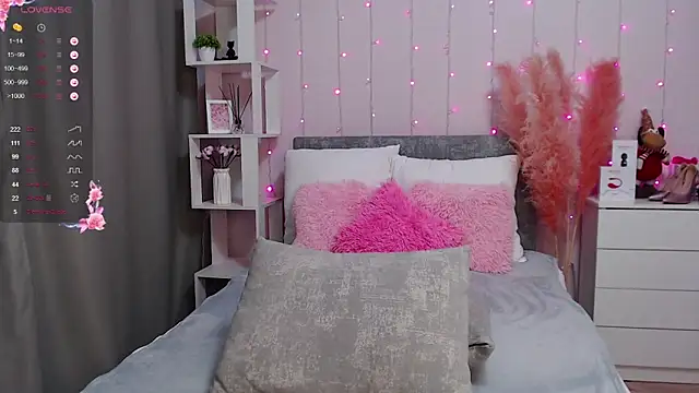 Snapshot of PornoGirlX chatting on February 2025 04:38:02 AM PornoGirlX online show from February 2025 04:38:02 AM