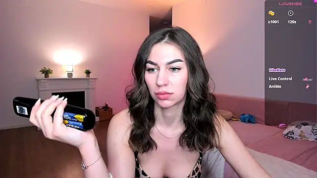 AnysaSmith online show from April 2026 07:44:01 PM