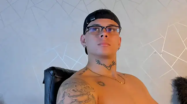NoahhBrown online show from December 2024 06:49:02 AM