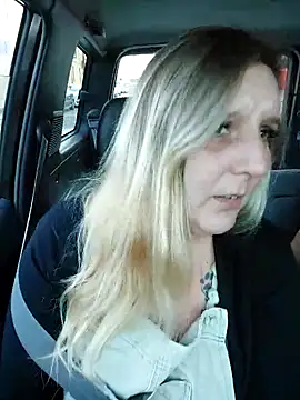 BecciDeluxe online show from October 2025 03:46:02 PM