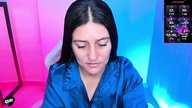 Saskyaa online show from November 2025 03:47:02 PM