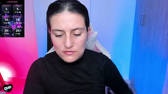 Saskyaa online show from November 2025 02:47:02 AM