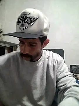 Snapshot of LongDickZee562 chatting on October 2025 05:10:01 PM LongDickZee562 online show from October 2025 05:10:01 PM