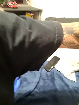 Snapshot of LongDickZee562 chatting on October 2025 09:54:02 AM LongDickZee562 online show from October 2025 09:54:02 AM