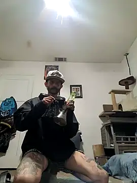 Snapshot of LongDickZee562 chatting on November 2025 09:08:01 AM LongDickZee562 online show from November 2025 09:08:01 AM