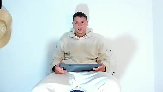 Snapshot of MITCHELL_BURNS chatting on February 2025 12:16:01 PM MITCHELL BURNS online show from February 2025 12:16:01 PM