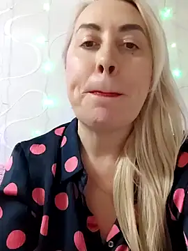 Snapshot of HotJanet chatting on January 2025 04:33:01 PM HotJanet online show from January 2025 04:33:01 PM