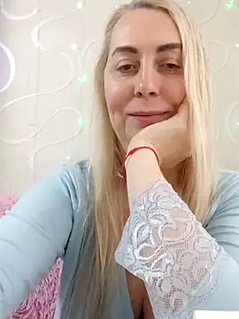 Snapshot of HotJanet chatting on January 2025 11:08:02 AM HotJanet online show from January 2025 11:08:02 AM