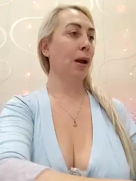 Snapshot of HotJanet chatting on January 2025 06:28:01 PM HotJanet online show from January 2025 06:28:01 PM