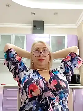 Snapshot of HotJanet chatting on January 2025 12:32:02 PM HotJanet online show from January 2025 12:32:02 PM