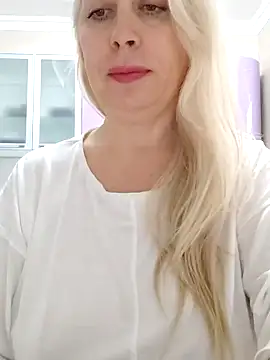 Snapshot of HotJanet chatting on February 2025 12:37:01 PM HotJanet online show from February 2025 12:37:01 PM