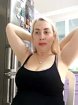 Snapshot of HotJanet chatting on March 2025 01:06:01 PM HotJanet online show from March 2025 01:06:01 PM