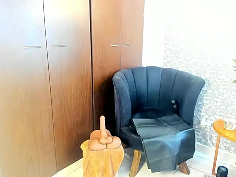 mabelsaravia online show from March 2026 06:00:01 PM