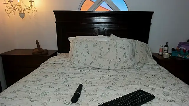 mabelsaravia online show from June 2026 07:29:01 PM