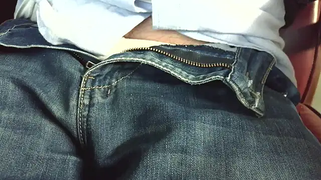 smoothandtiny online show from December 2025 07:28:01 AM