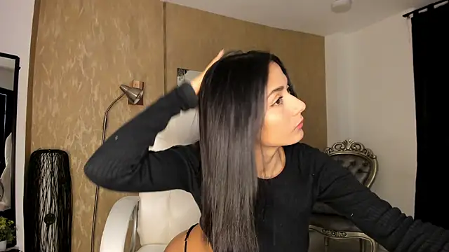 Snapshot of your_khloe chatting on December 2024 01:33:02 PM your khloe online show from December 2024 01:33:02 PM