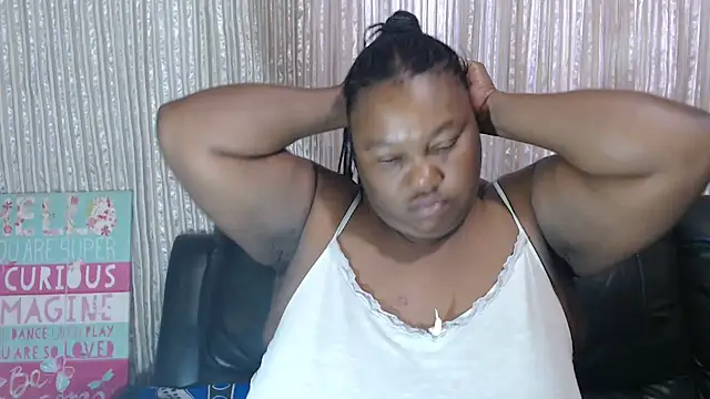 Snapshot of MATUREBUSSTY chatting on December 2025 03:01:01 AM MATUREBUSSTY online show from December 2025 03:01:01 AM