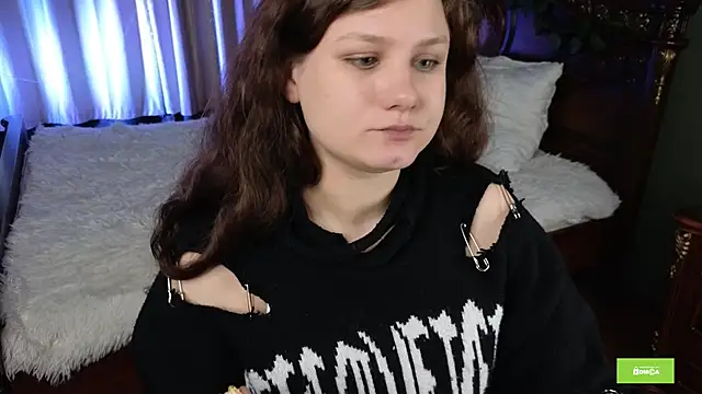 Snapshot of Charlotte_wow chatting on June 2026 04:55:01 PM Charlotte wow online show from June 2026 04:55:01 PM