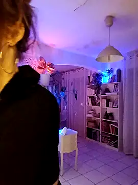 Luna Kitanna online show from November 2025 10:31:02 PM