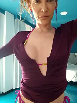 Luna Kitanna online show from April 2026 12:30:01 PM
