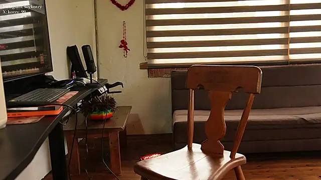 Kozzy  online show from February 2025 08:33:01 PM