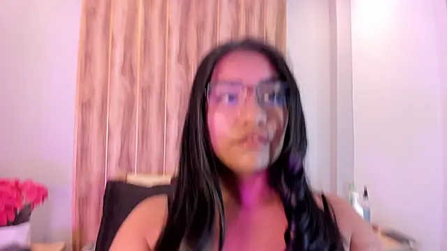 Snapshot of hannnasmith chatting on June 2026 03:59:02 AM hannnasmith online show from June 2026 03:59:02 AM