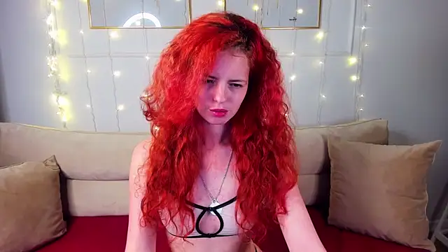 Snapshot of RubyAttwood chatting on February 2025 03:50:01 AM RubyAttwood online show from February 2025 03:50:01 AM