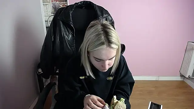 viktoria lovely online show from February 2026 06:32:02 AM