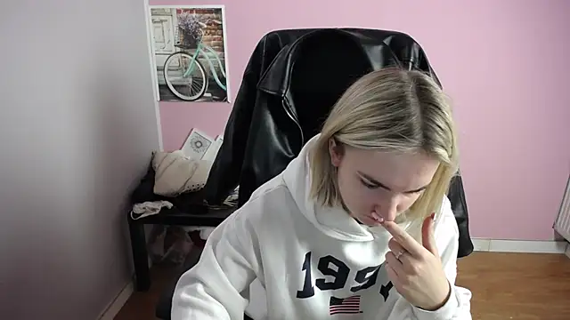 viktoria lovely online show from March 2026 07:33:02 AM