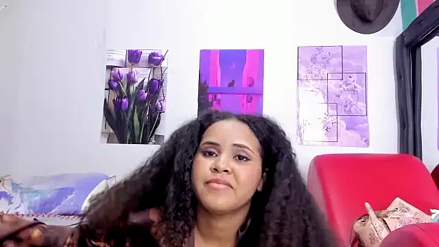 Snapshot of makena18 chatting on December 2024 07:43:01 PM makena18 online show from December 2024 07:43:01 PM