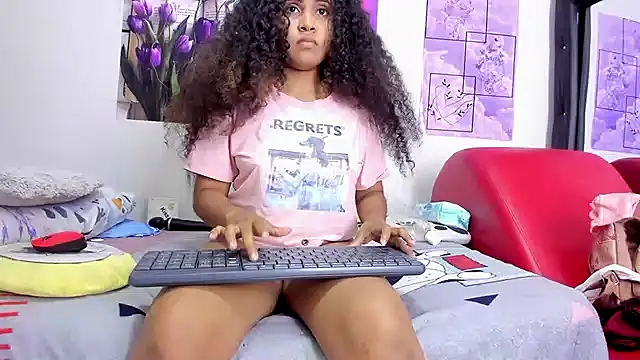 Snapshot of makena18 chatting on December 2024 11:09:01 PM makena18 online show from December 2024 11:09:01 PM