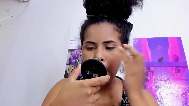 Snapshot of makena18 chatting on December 2024 07:46:02 PM makena18 online show from December 2024 07:46:02 PM