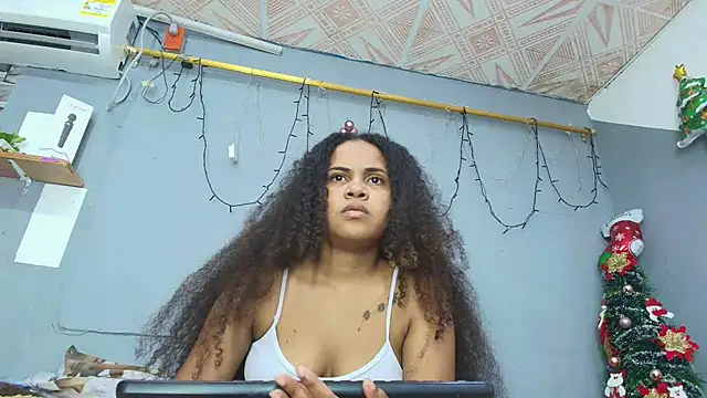 Snapshot of makena18 chatting on January 2025 12:52:02 PM makena18 online show from January 2025 12:52:02 PM