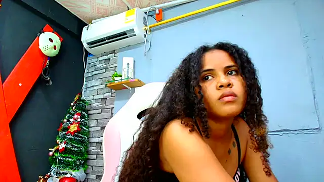 Snapshot of makena18 chatting on January 2025 12:45:02 PM makena18 online show from January 2025 12:45:02 PM