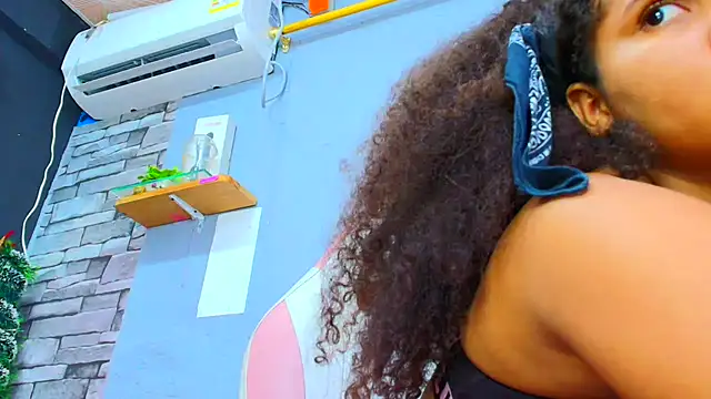 Snapshot of makena18 chatting on January 2025 12:49:02 PM makena18 online show from January 2025 12:49:02 PM