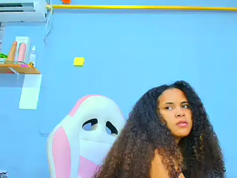 Snapshot of makena18 chatting on February 2025 12:37:01 PM makena18 online show from February 2025 12:37:01 PM