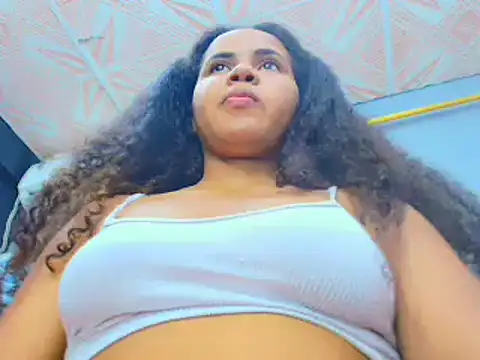 Snapshot of makena18 chatting on February 2025 01:30:01 PM makena18 online show from February 2025 01:30:01 PM