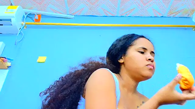 Snapshot of makena18 chatting on February 2025 12:54:01 PM makena18 online show from February 2025 12:54:01 PM