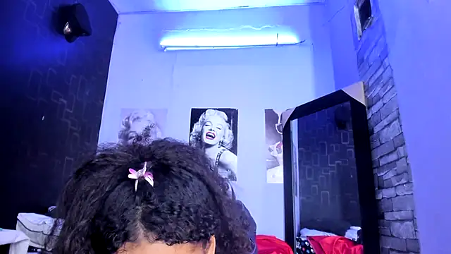 Snapshot of makena18 chatting on September 2025 01:44:02 PM makena18 online show from September 2025 01:44:02 PM