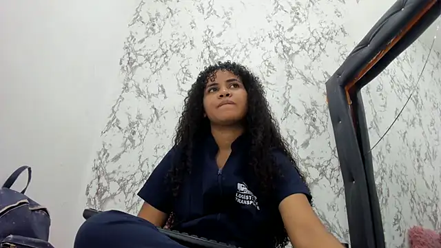 Snapshot of makena18 chatting on October 2025 01:45:01 PM makena18 online show from October 2025 01:45:01 PM