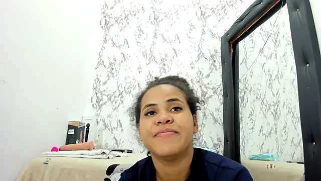 Snapshot of makena18 chatting on November 2025 01:44:02 PM makena18 online show from November 2025 01:44:02 PM