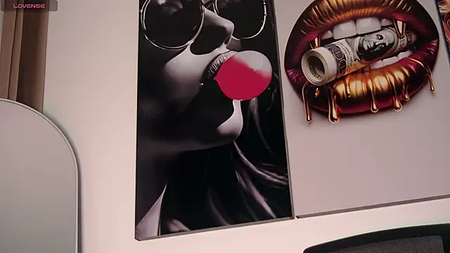 aidaadams online show from December 2025 11:26:02 AM