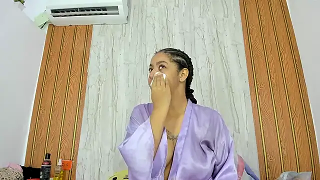 Alika01 online show from October 2025 01:52:02 PM