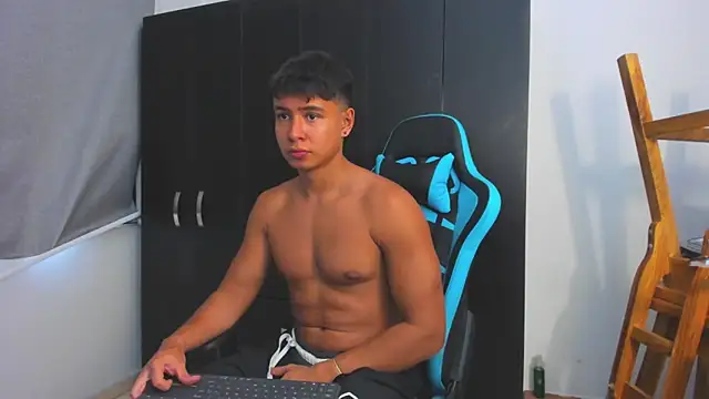 Snapshot of Bray_Kevin chatting on November 2025 07:38:01 PM Bray Kevin online show from November 2025 07:38:01 PM