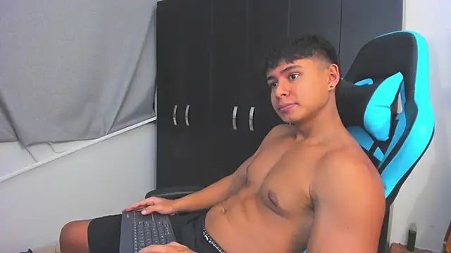 Snapshot of Bray_Kevin chatting on December 2025 10:26:01 PM Bray Kevin online show from December 2025 10:26:01 PM