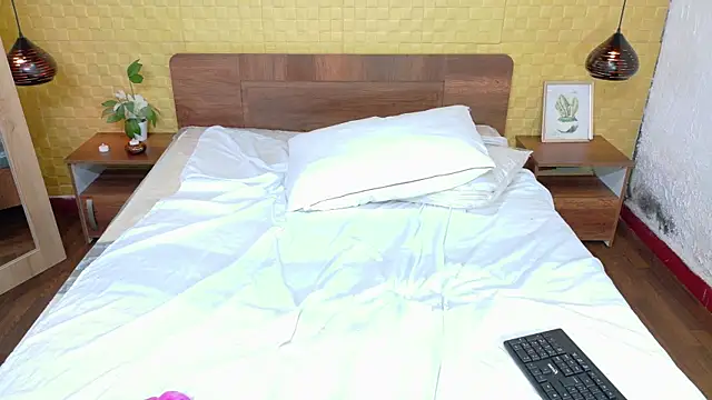 Snapshot of Mrs_booty chatting on January 2025 06:10:01 PM Mrs booty online show from January 2025 06:10:01 PM