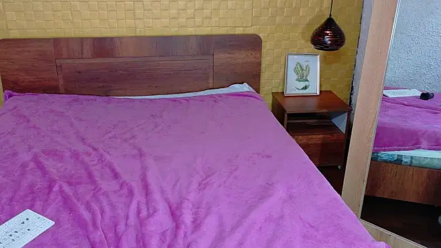 Snapshot of Mrs_booty chatting on March 2025 05:33:01 PM Mrs booty online show from March 2025 05:33:01 PM