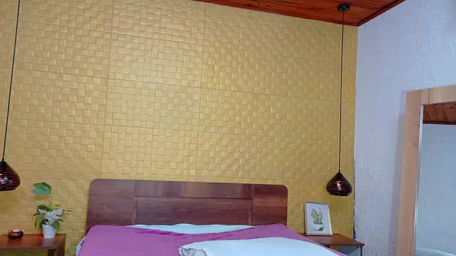 Snapshot of Mrs_booty chatting on March 2025 02:01:02 PM Mrs booty online show from March 2025 02:01:02 PM